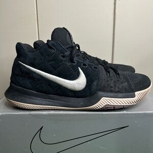 Size 10M- Nike Kyrie 3 Silt Red Black Basketball Shoes